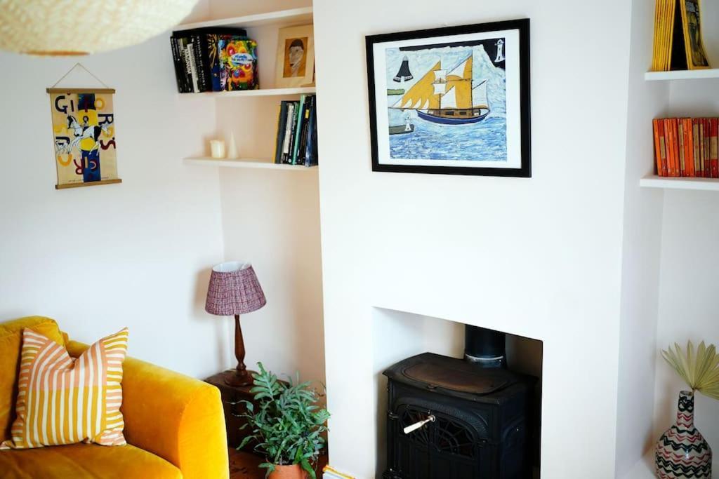 Northdene Cottage: Cozy Seaside Retreat with Woodburning Charm Deal Exterior photo