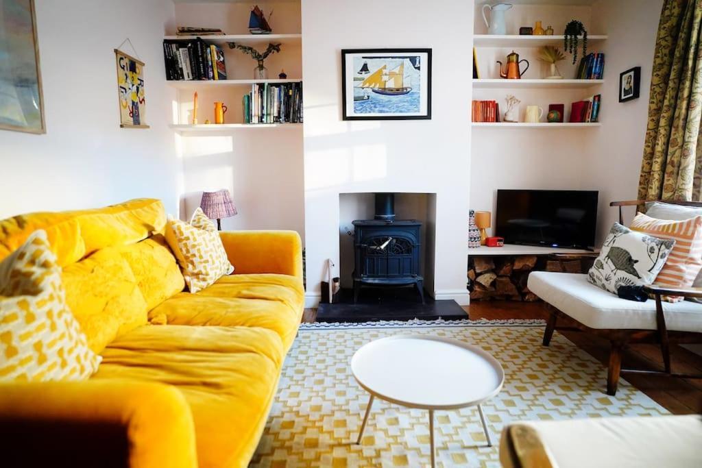 Northdene Cottage: Cozy Seaside Retreat with Woodburning Charm Deal Exterior photo